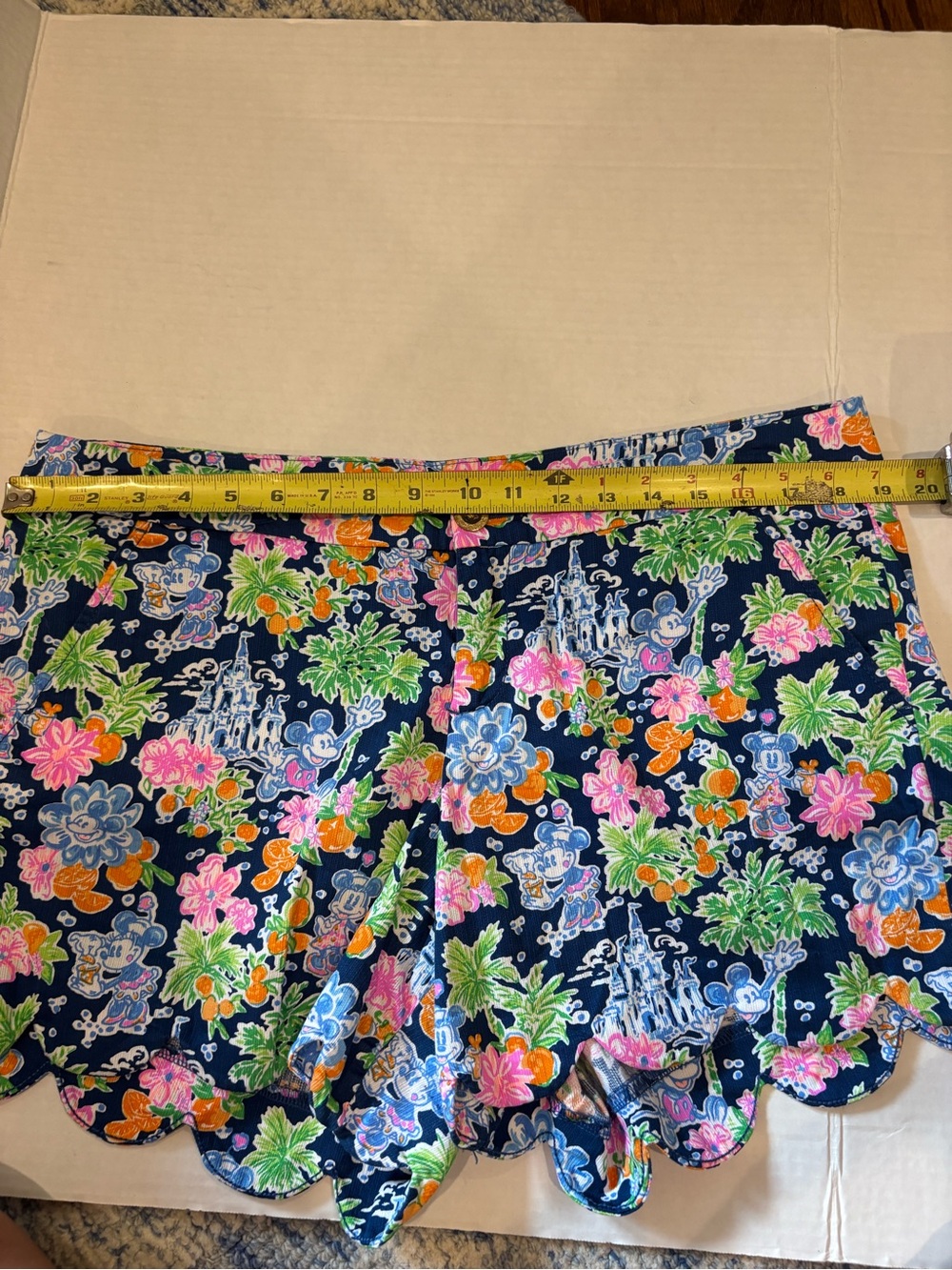 Lily Pulitzer x Disney Buttercup Scallop Hem Shorts - Picture 3 of 5